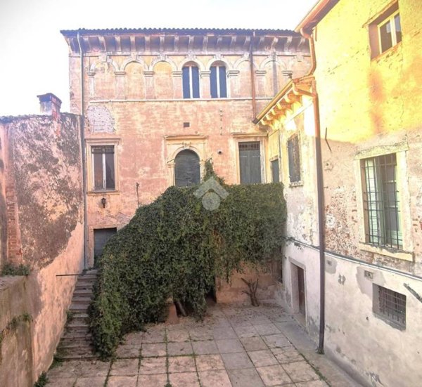 casa indipendente in vendita a Pescantina