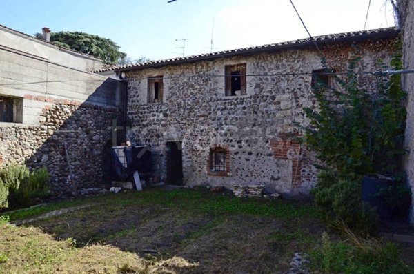 casa indipendente in vendita a Pescantina in zona Arcè
