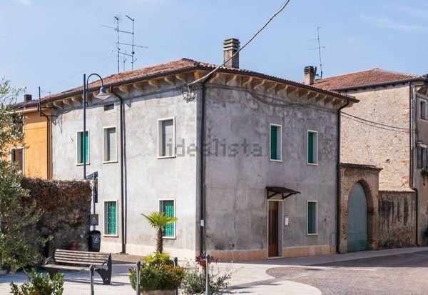 appartamento in vendita a Pescantina in zona Arcè