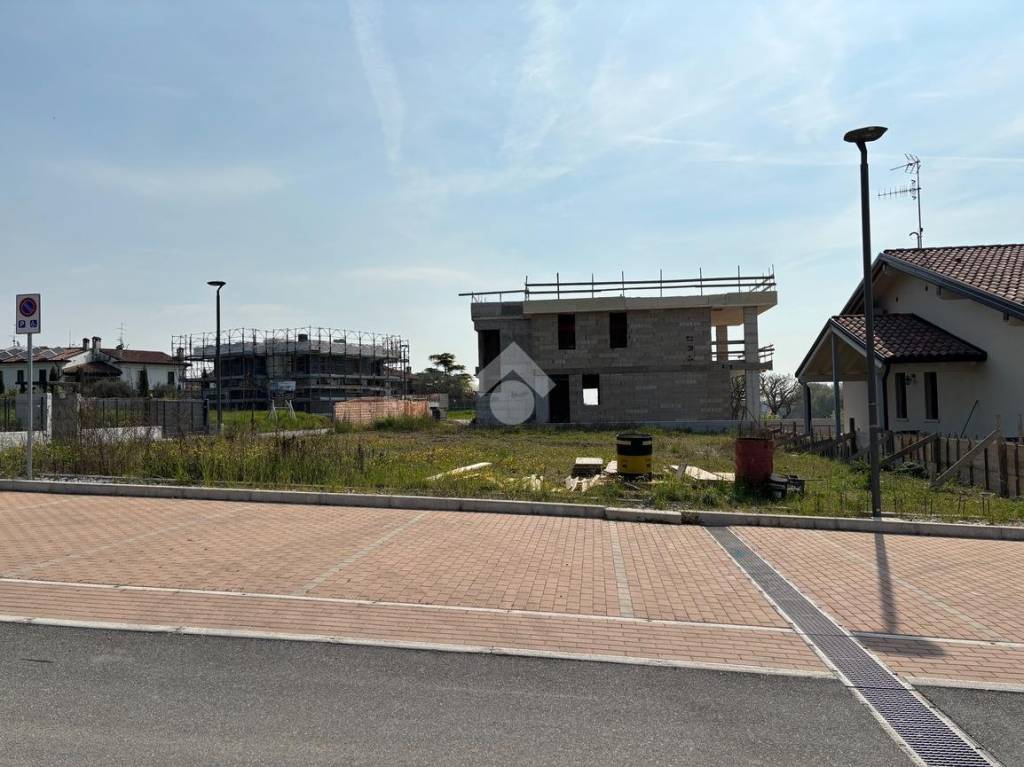 casa indipendente in vendita a Pescantina in zona Settimo