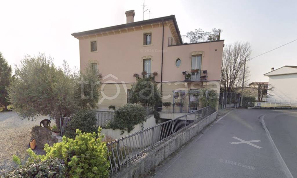 casa indipendente in vendita a Pescantina