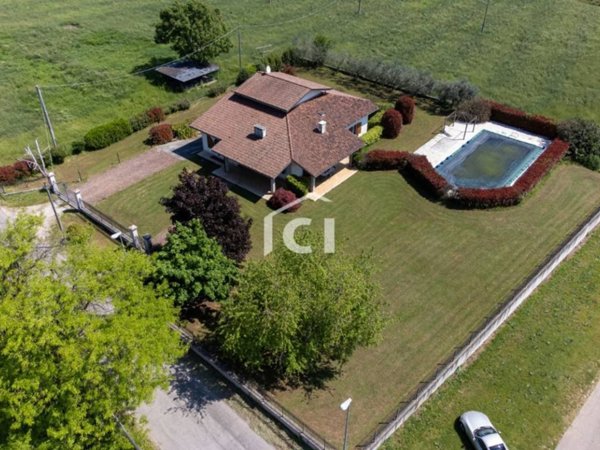 casa indipendente in vendita a Pescantina
