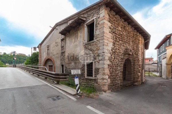 appartamento in vendita a Pescantina in zona Arcè