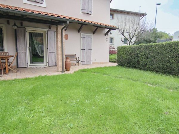 casa indipendente in vendita a Pescantina in zona Arcè