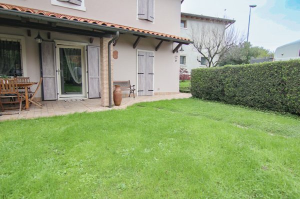 casa indipendente in vendita a Pescantina in zona Arcè