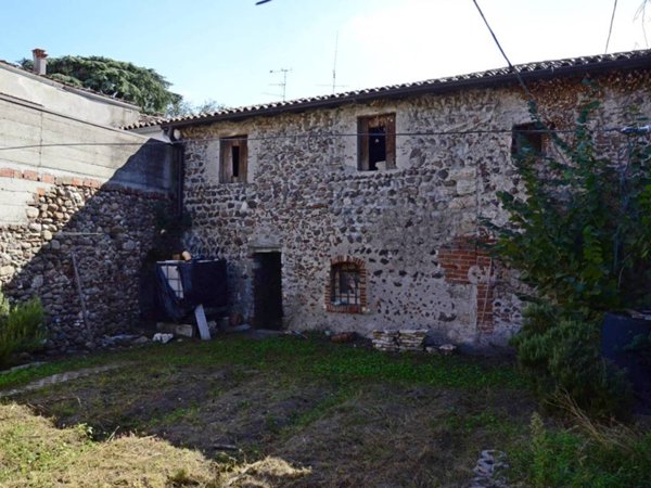 casa indipendente in vendita a Pescantina in zona Arcè