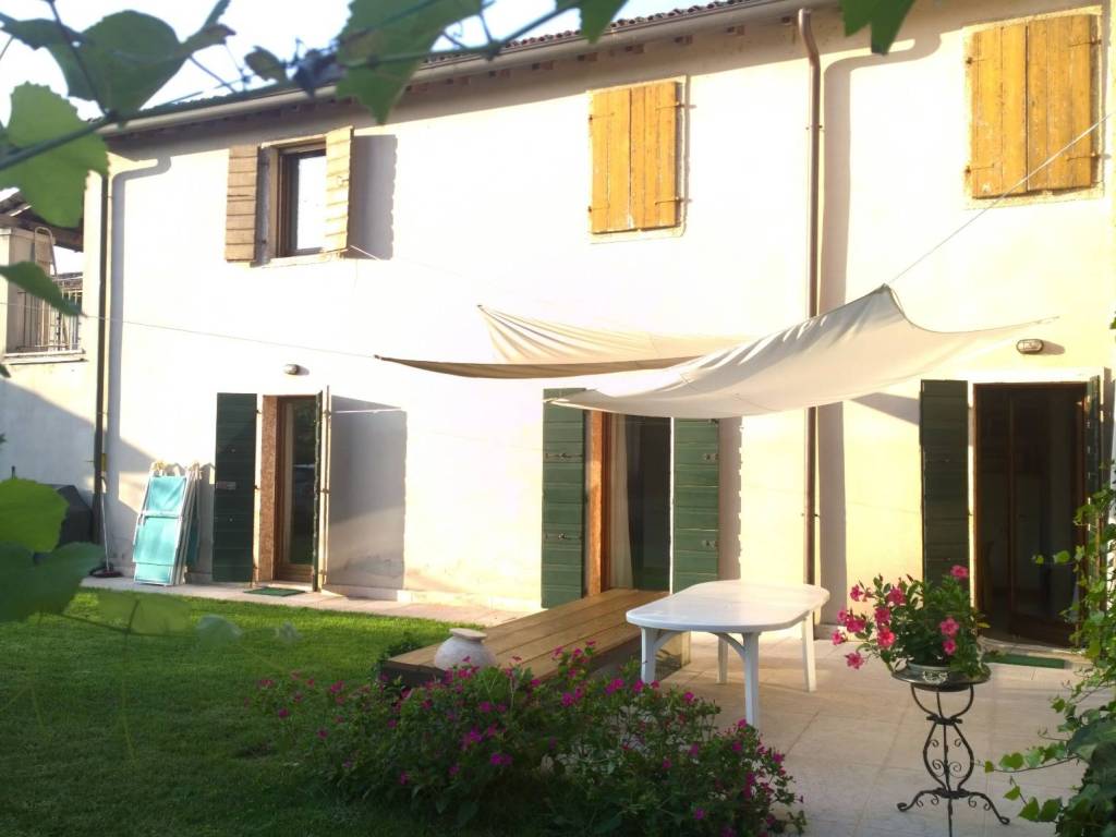 casa indipendente in vendita a Pescantina in zona Arcè