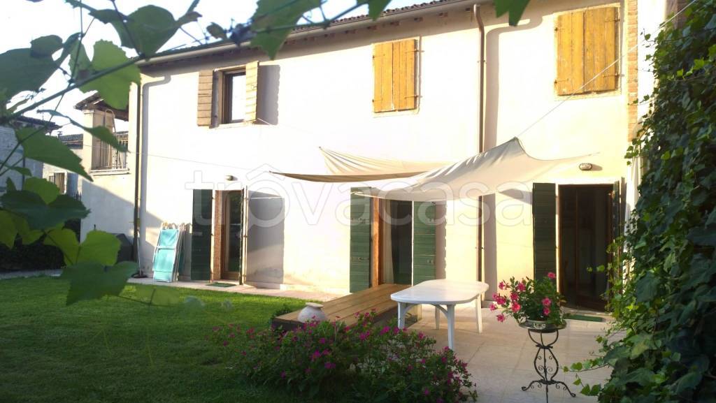 casa indipendente in vendita a Pescantina in zona Arcè