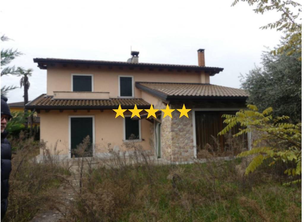 casa indipendente in vendita a Pescantina