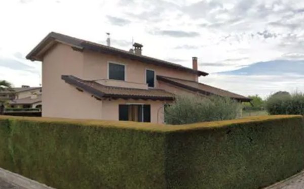 casa indipendente in vendita a Pescantina