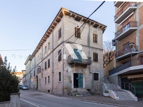 casa indipendente in vendita a Pescantina