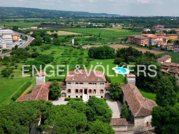 villa in vendita a Pescantina in zona Settimo