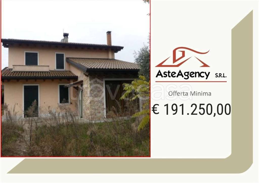 casa indipendente in vendita a Pescantina