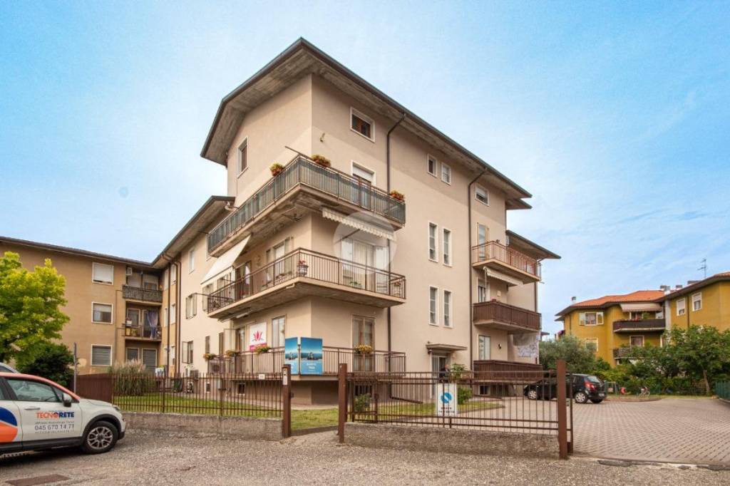 appartamento in vendita a Pescantina in zona Ospedaletto