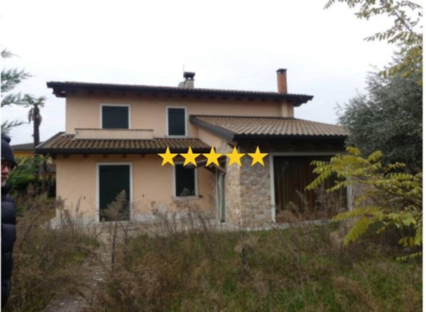 casa indipendente in vendita a Pescantina