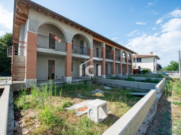 appartamento in vendita a Pescantina in zona Ospedaletto