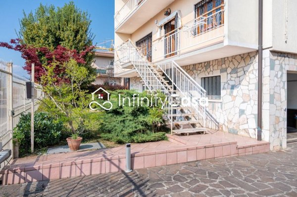 casa indipendente in vendita a Pescantina