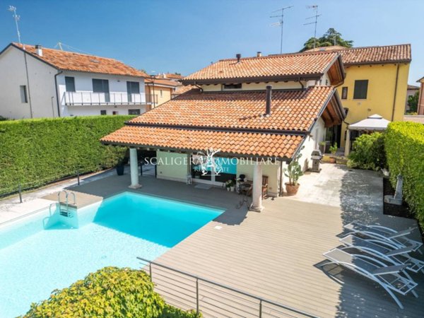 casa indipendente in vendita a Pescantina