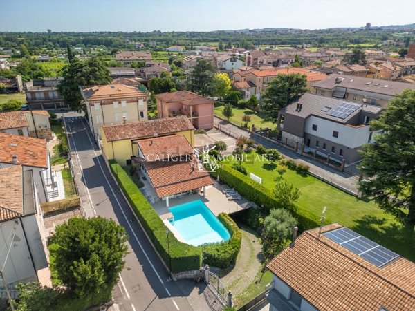 casa indipendente in vendita a Pescantina