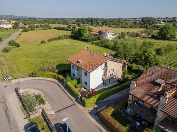 casa indipendente in vendita a Pescantina in zona Settimo