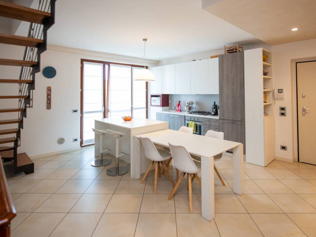 appartamento in vendita a Pescantina in zona Santa Lucia
