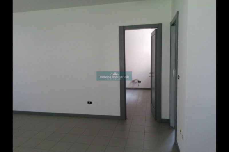 ufficio in vendita a Pescantina