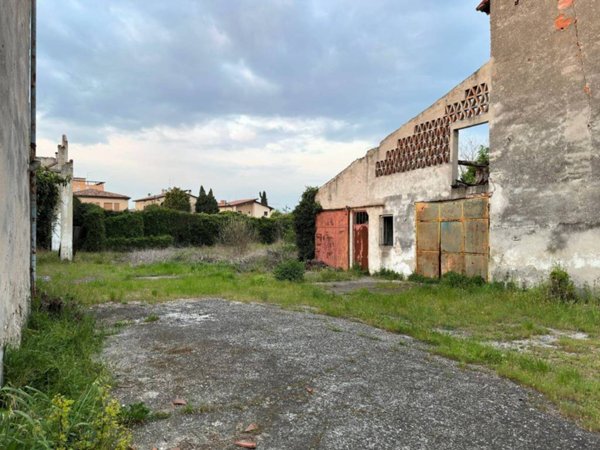 terreno edificabile in vendita a Pescantina
