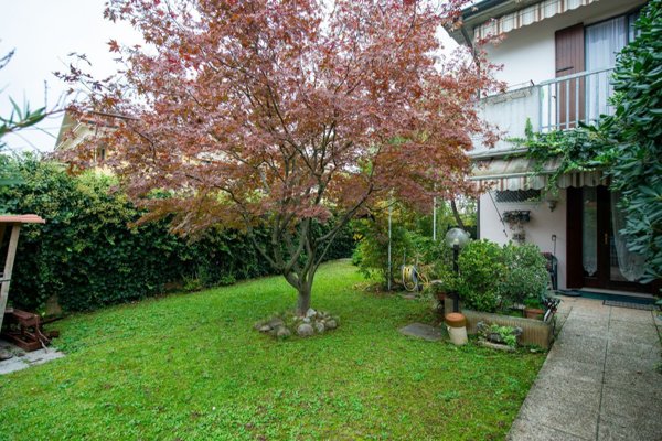 casa indipendente in vendita a Pescantina