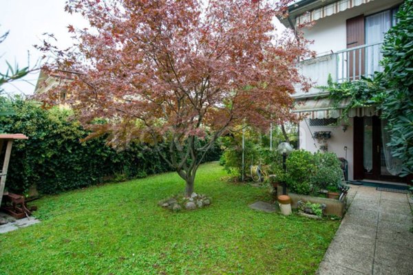 casa indipendente in vendita a Pescantina