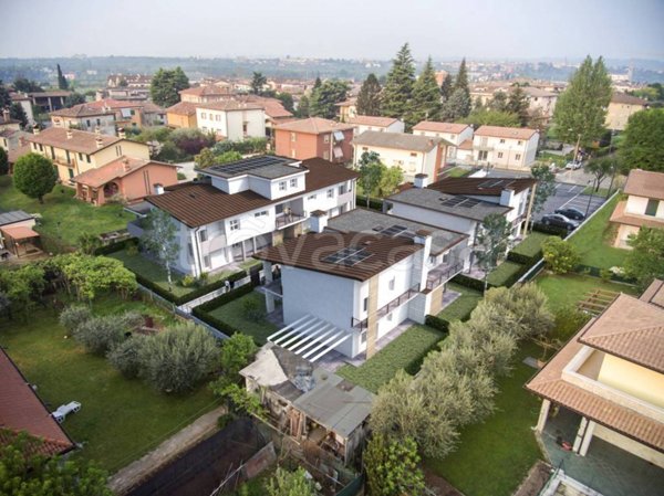 casa indipendente in vendita a Pescantina