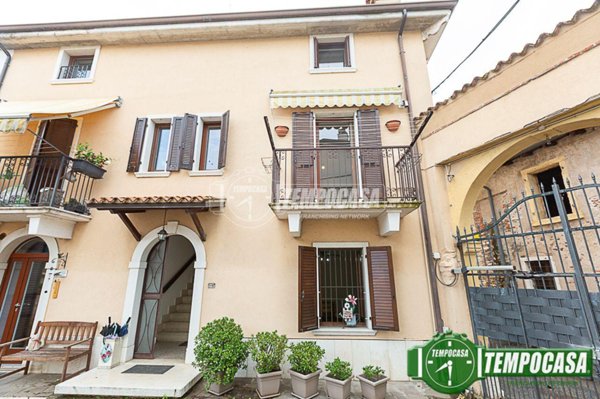 casa indipendente in vendita a Pescantina