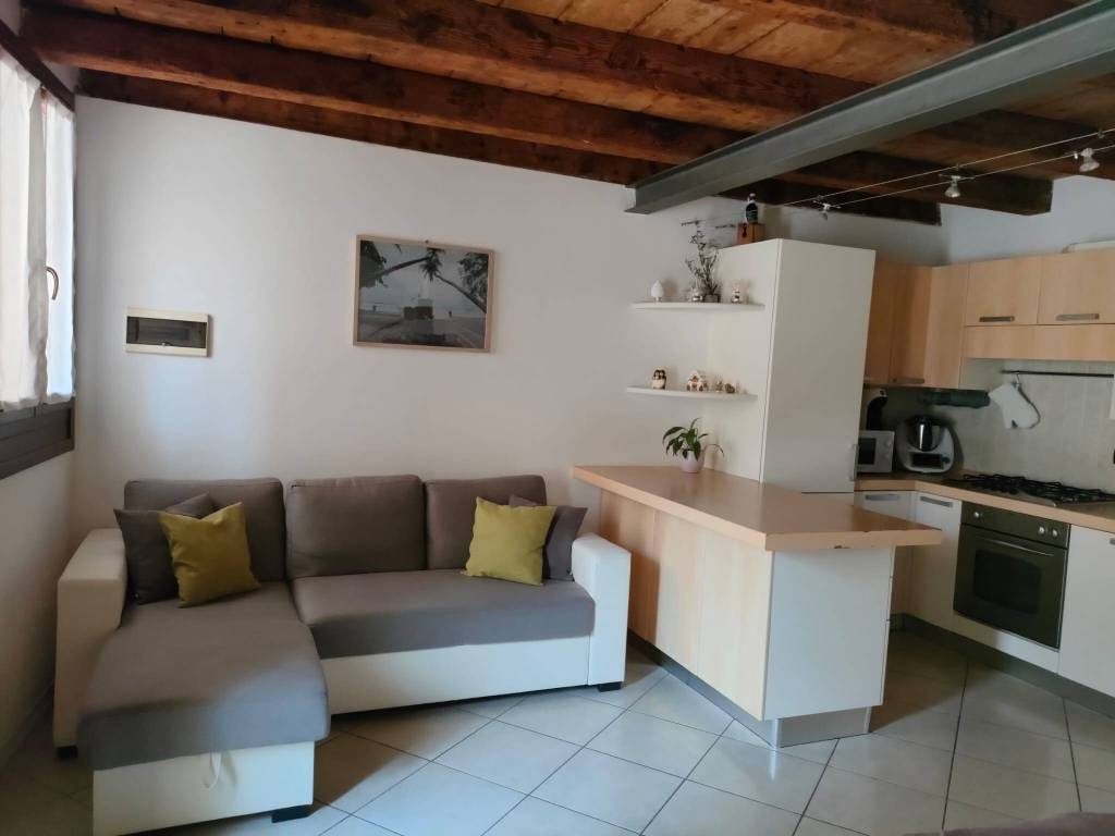 casa indipendente in vendita a Pescantina