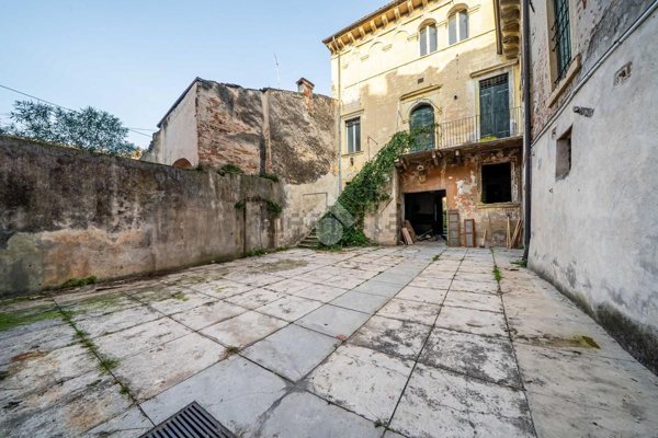 casa indipendente in vendita a Pescantina