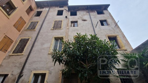 rudere in vendita a Pescantina