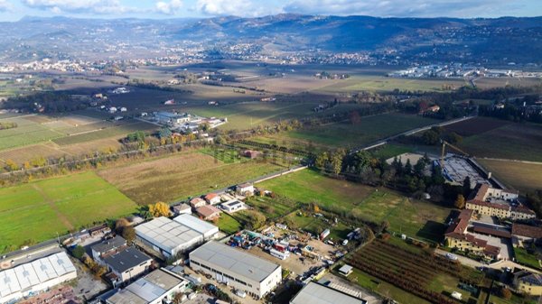 capannone in vendita a Pescantina in zona Settimo