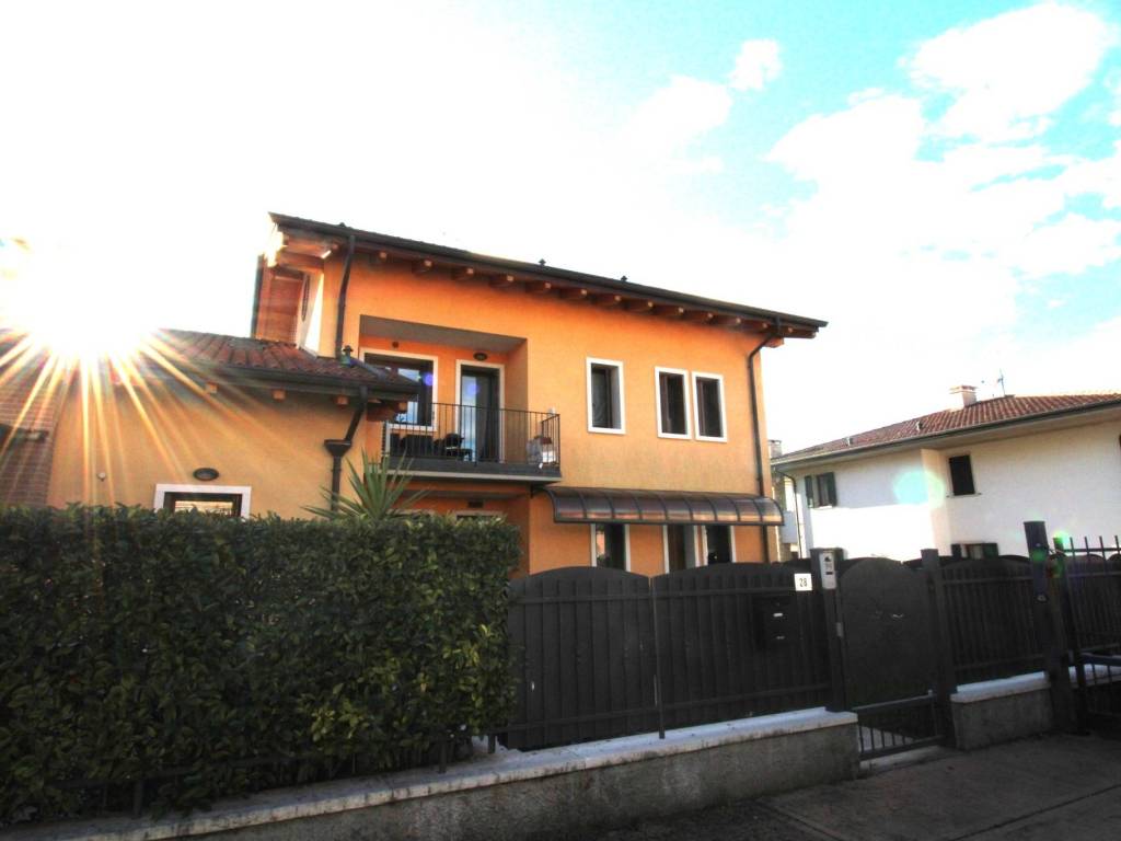 appartamento in vendita a Pescantina in zona Ospedaletto