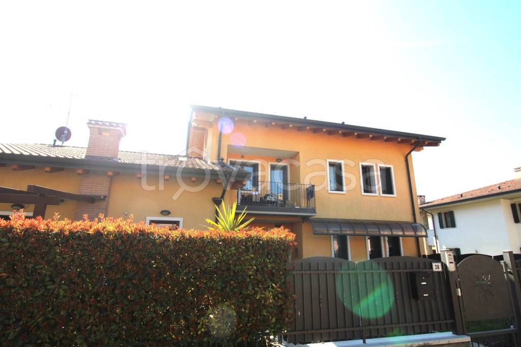 appartamento in vendita a Pescantina in zona Ospedaletto