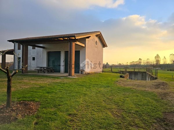 casa indipendente in vendita a Pescantina