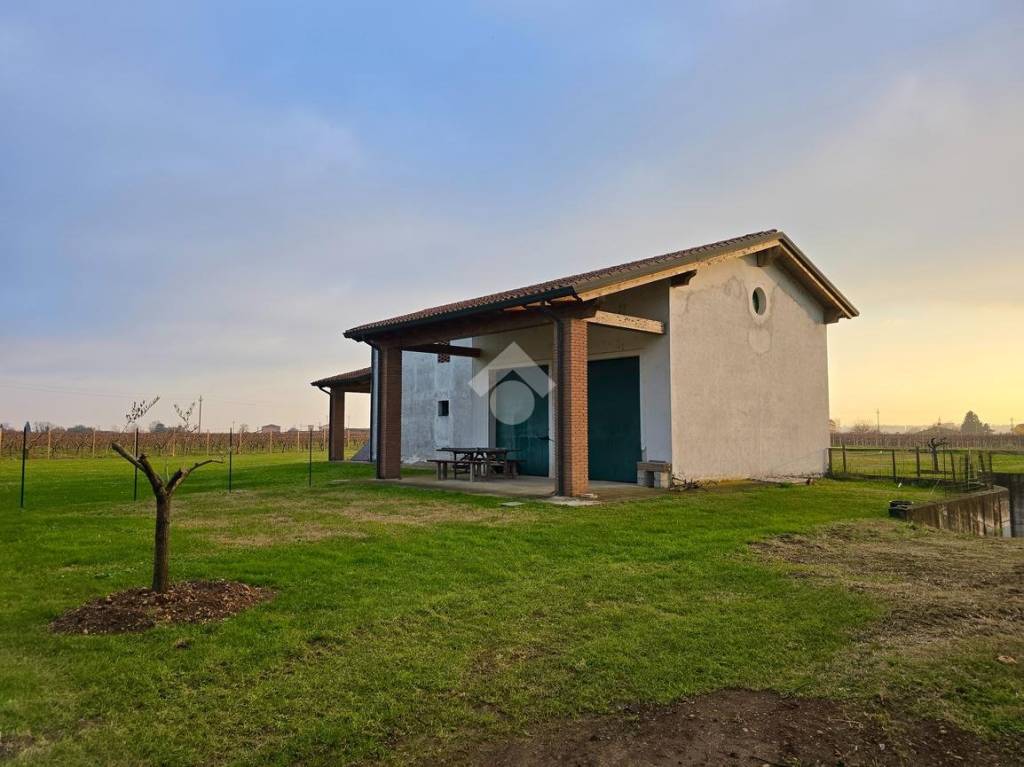 casa indipendente in vendita a Pescantina