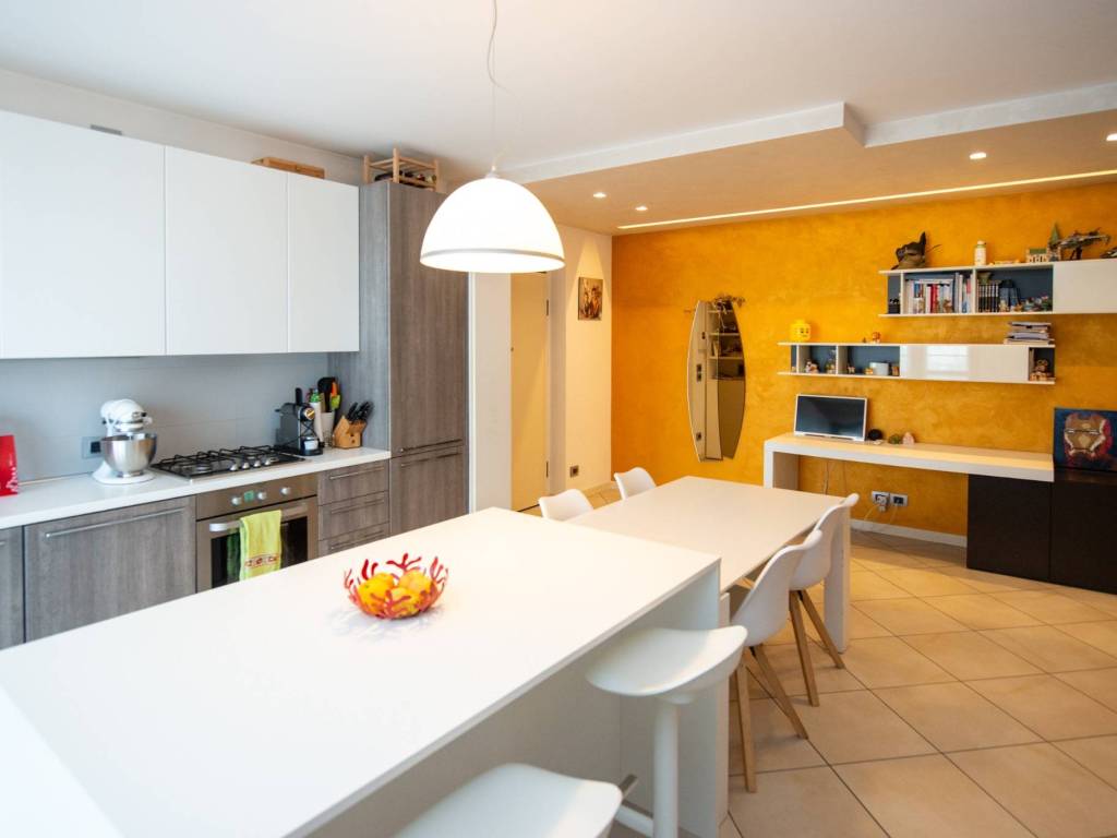 appartamento in vendita a Pescantina in zona Santa Lucia