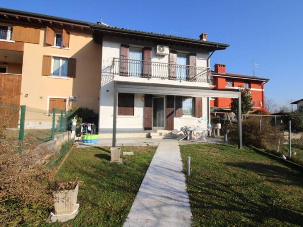 casa indipendente in vendita a Pescantina in zona Settimo
