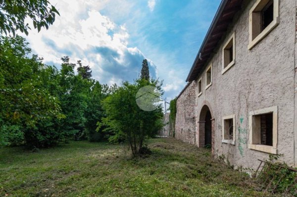 appartamento in vendita a Pescantina in zona Arcè