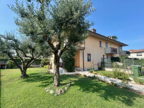 casa indipendente in vendita a Pescantina in zona Ospedaletto