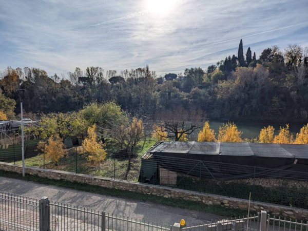 casa indipendente in vendita a Pescantina