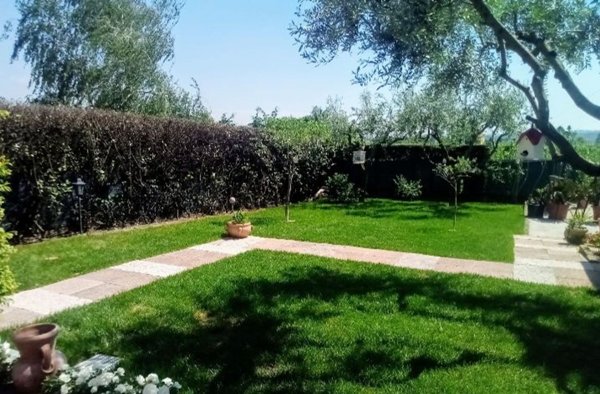 casa indipendente in vendita a Pescantina