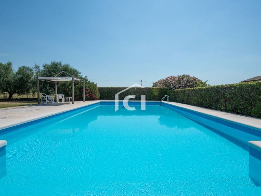 casa indipendente in vendita a Pescantina