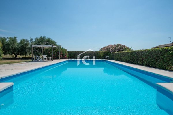 casa indipendente in vendita a Pescantina