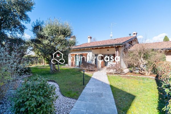 casa indipendente in vendita a Pescantina