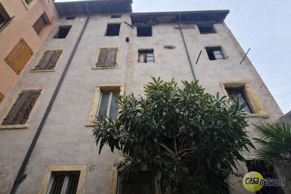 rudere in vendita a Pescantina