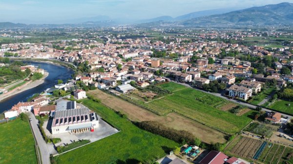 terreno edificabile in vendita a Pescantina